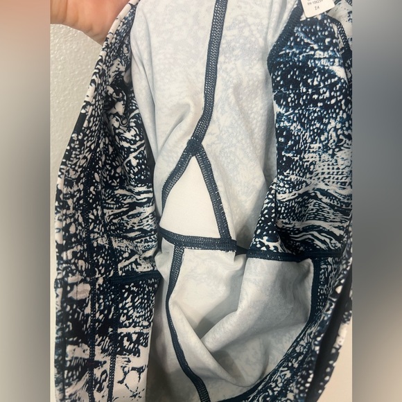 Lululemon Speed Up Tight 28" *Wildwood* Size 8 - Picture 9 of 11